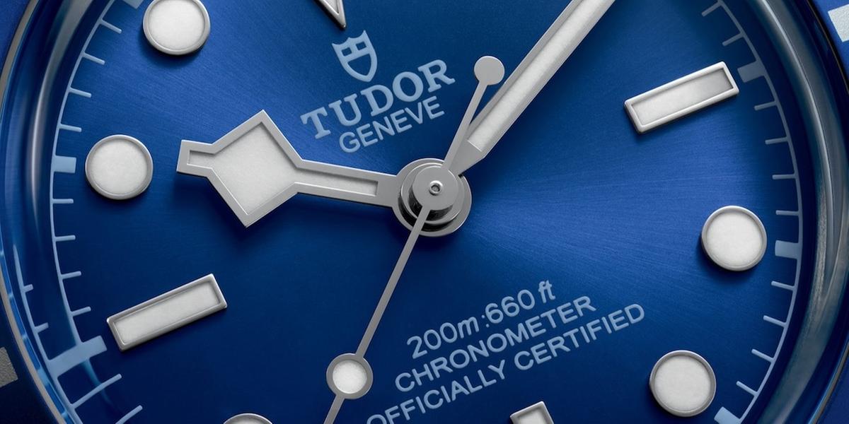 Image 14: TUDOR_NP26_BLACK-BAY-54-BLUE_LIFESTYLE_1