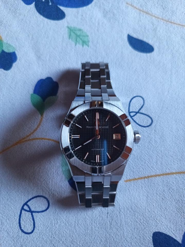 Maurice Lacroix AIKON AI6007-SS002-331-1