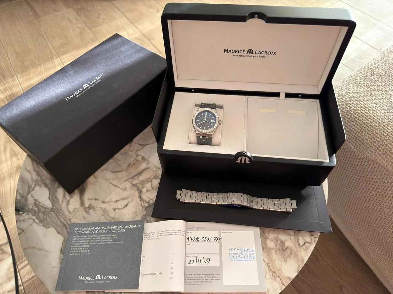 Maurice Lacroix AIKON AI6008-SS000-230-2