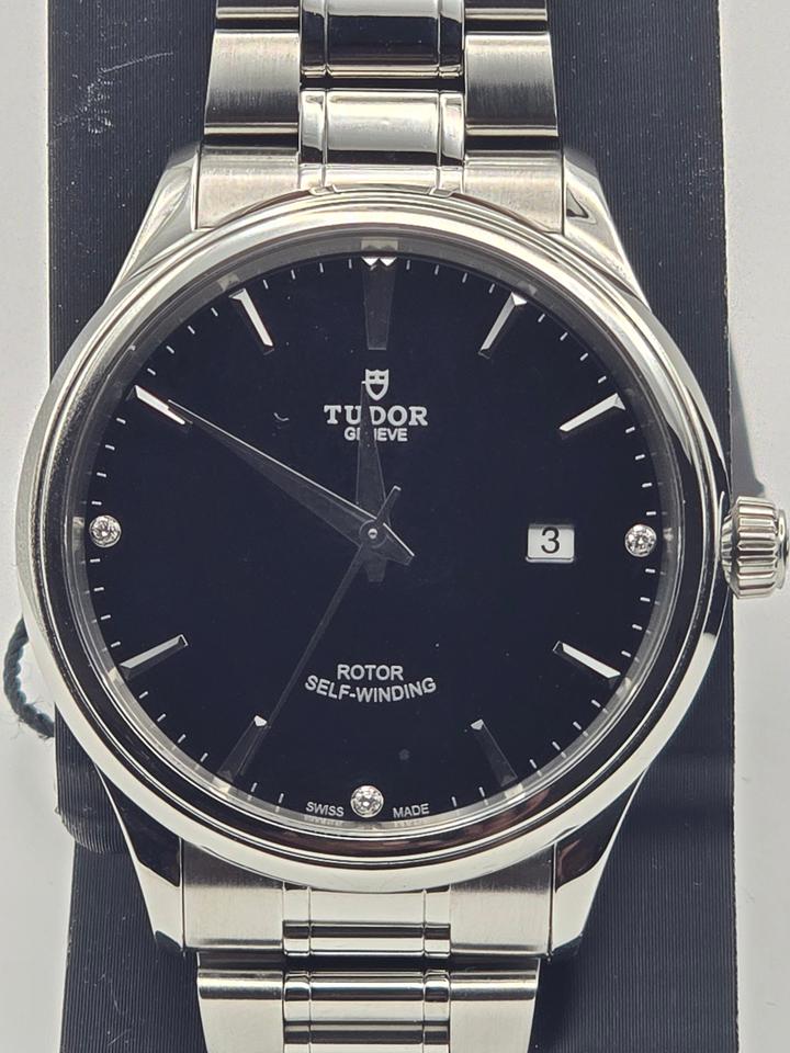 Tudor Style 12700