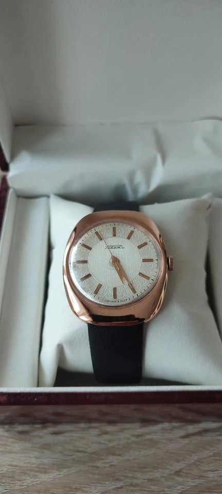 Raketa 2609.HA