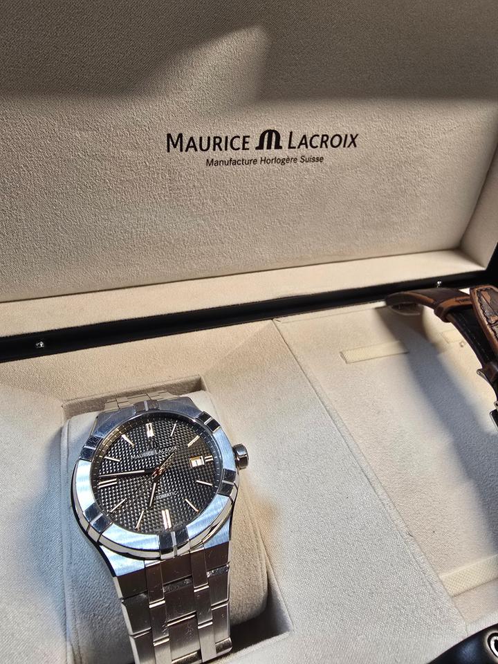 Maurice Lacroix AIKON AI6008-SS002-331-1