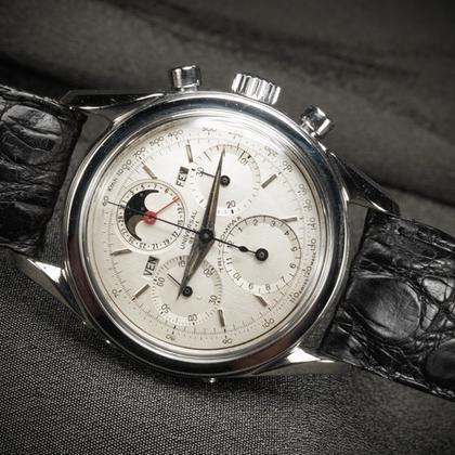 Universal Genève Tri-Compax 222100