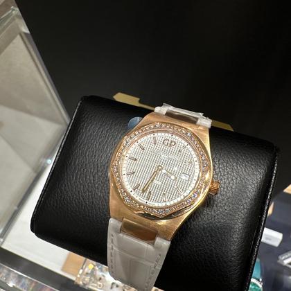 Girard Perregaux Laureato 80189D52A132-CB6A