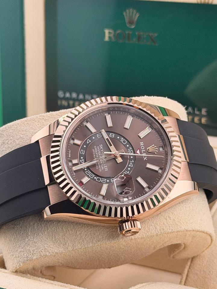 Rolex Sky-Dweller 326235
