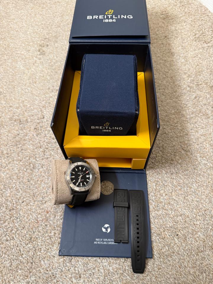 Breitling Avenger A17328101B1X1