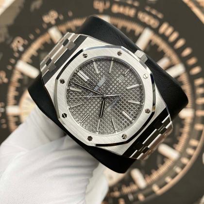Audemars Piguet Royal Oak 15400ST.OO.1220ST.04