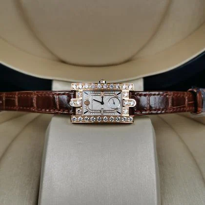 Harry Winston Avenue AVEQHM21RR122
