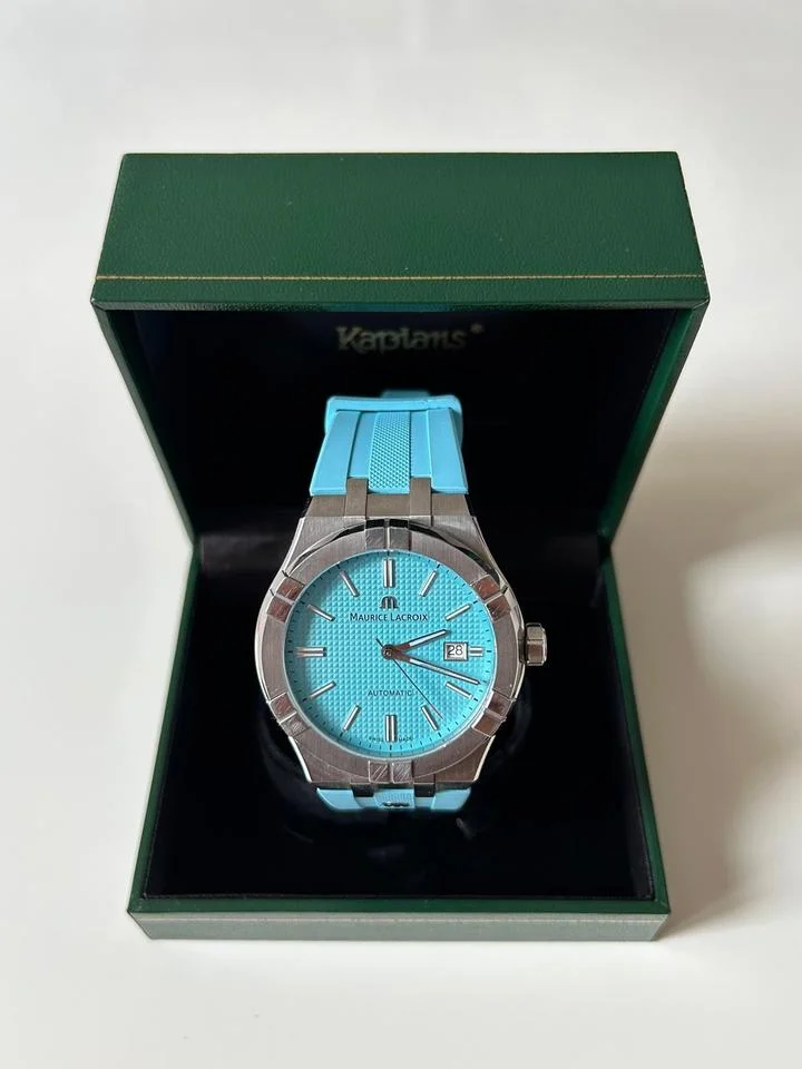 Maurice Lacroix AIKON AI6007-SS00F-530-E