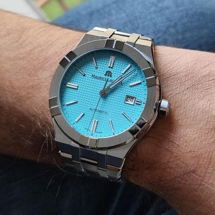 Maurice Lacroix AIKON AI6008-SS00F-431-C
