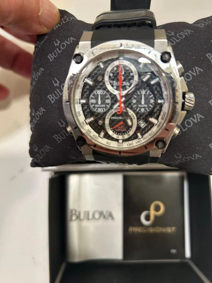 Bulova Precisionist 98B358
