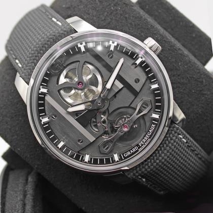 Girard Perregaux Bridges 82000-11-631-FA6A