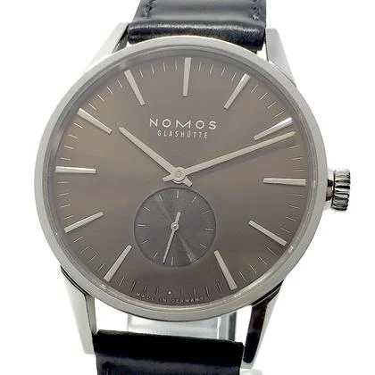 NOMOS Zürich 823