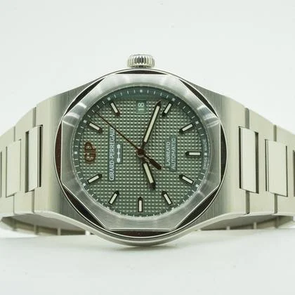 Girard Perregaux Laureato 81005-11-3407-1CM