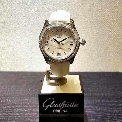 Glashütte Original Lady Serenade 1-39-22-08-22-44