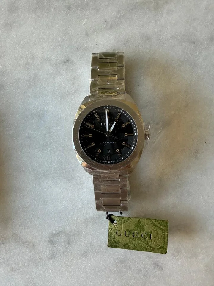 Gucci G-Timeless YA142301