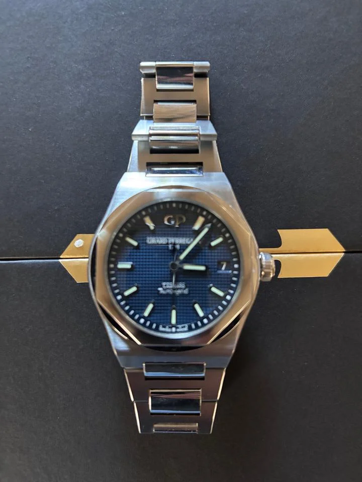 Girard Perregaux Laureato 81010