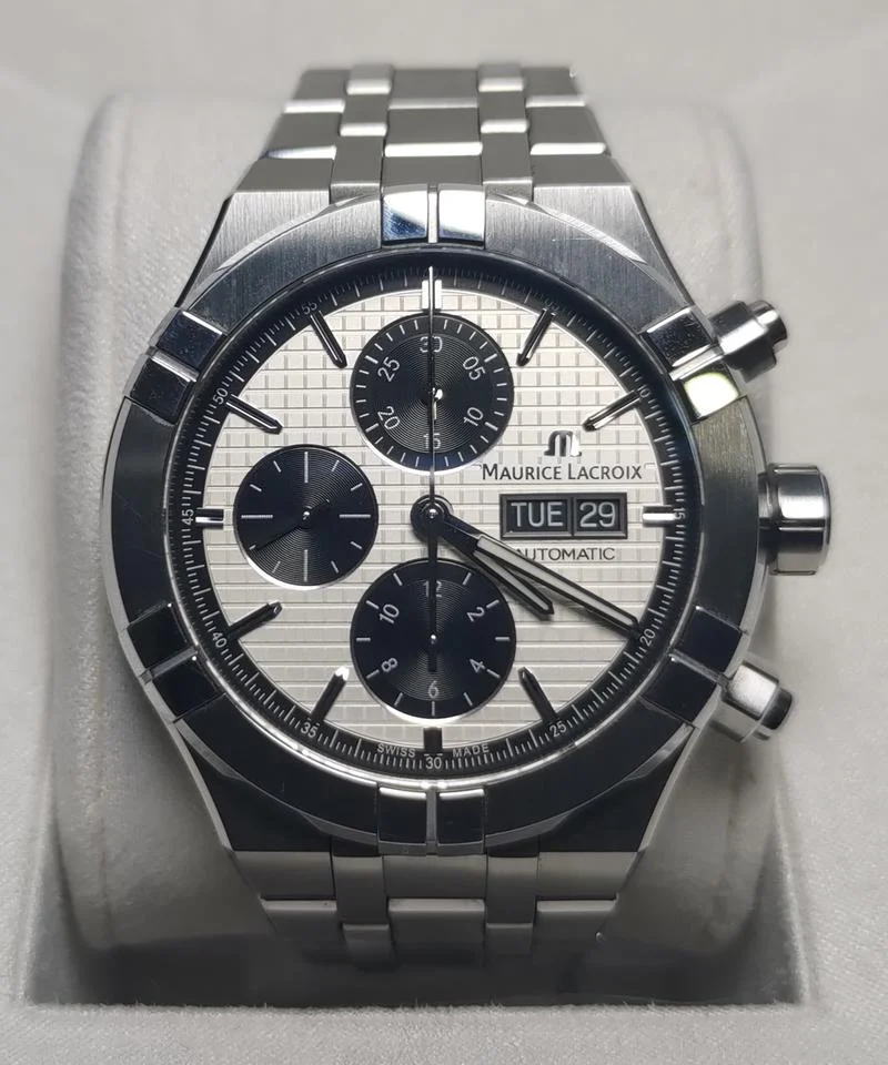 Maurice Lacroix AIKON AI6038-SS002-132-1