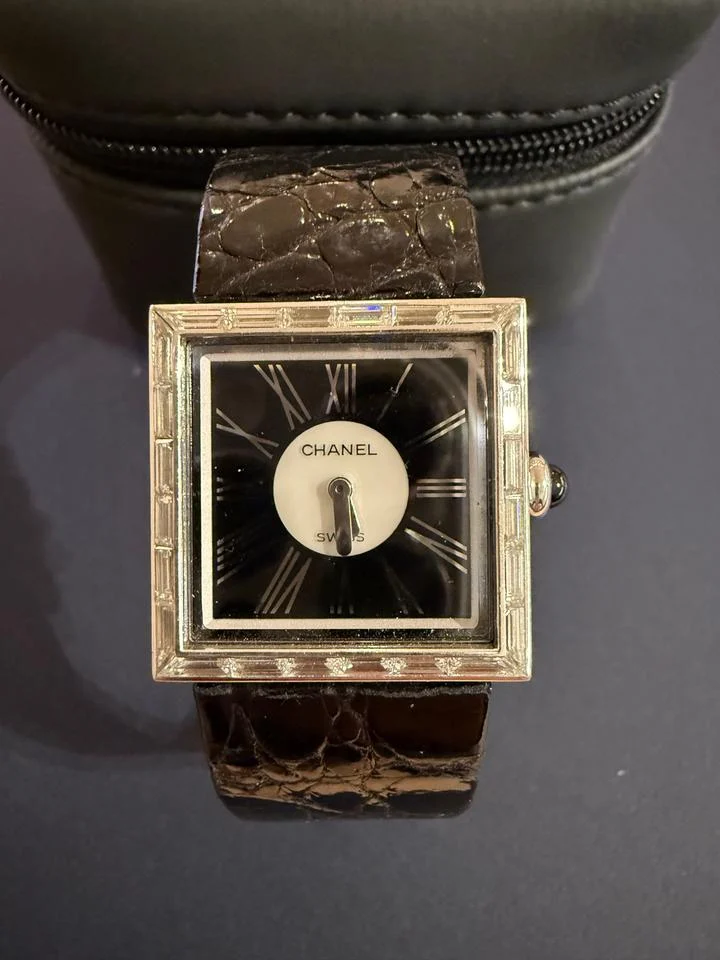 Chanel Mademoiselle H0106