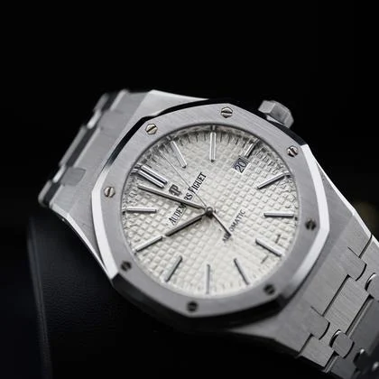Audemars Piguet Royal Oak 15400ST.OO.1220ST.02