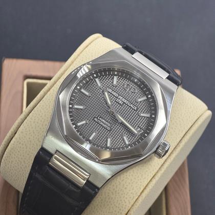 Girard Perregaux Laureato 81010-11-231-BB6A