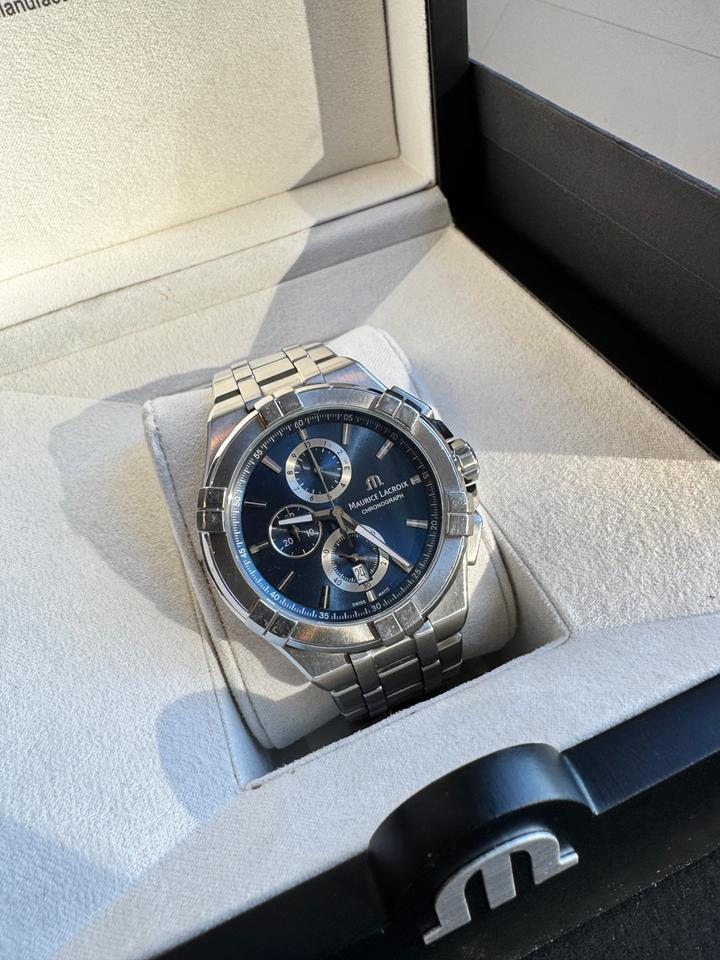 Maurice Lacroix AIKON AI1018-SS001-430-1