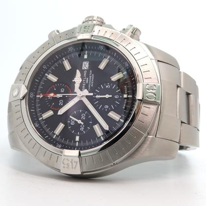 Breitling Super Avenger A13375