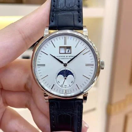 A. Lange & Söhne Saxonia 384.026