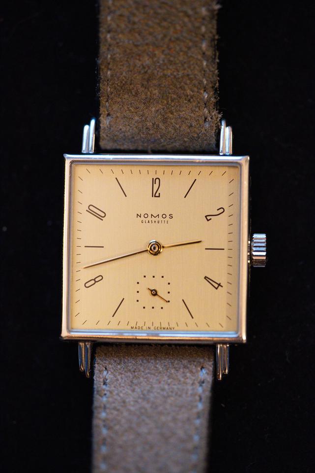 NOMOS Tetra 472