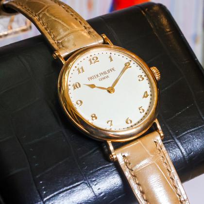 Patek Philippe Calatrava 7200R-001