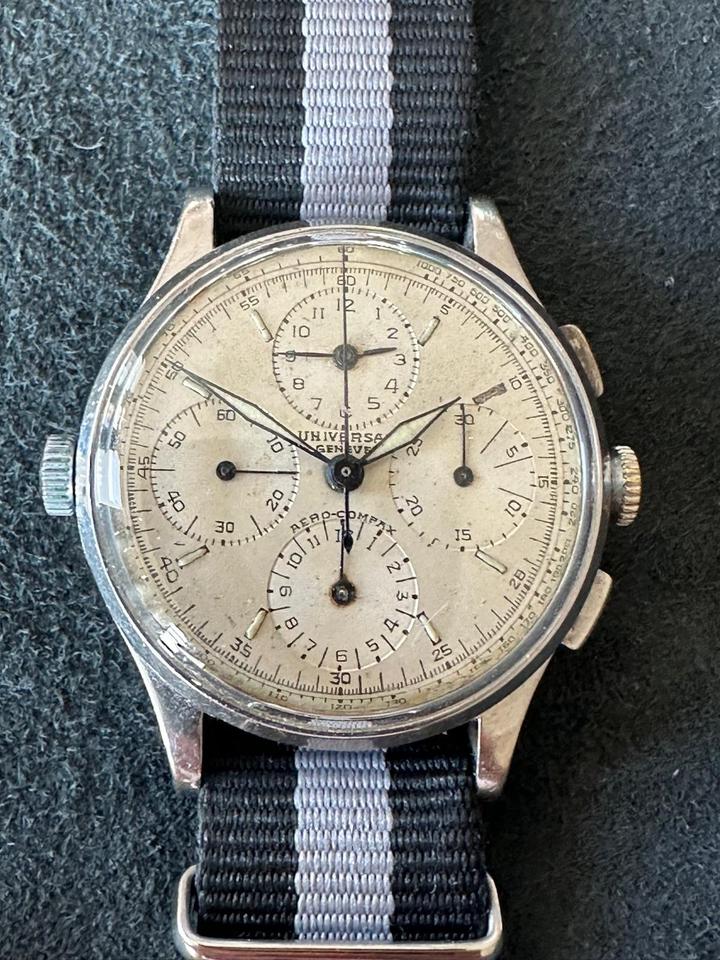 Universal Genève Aero-Compax 22414