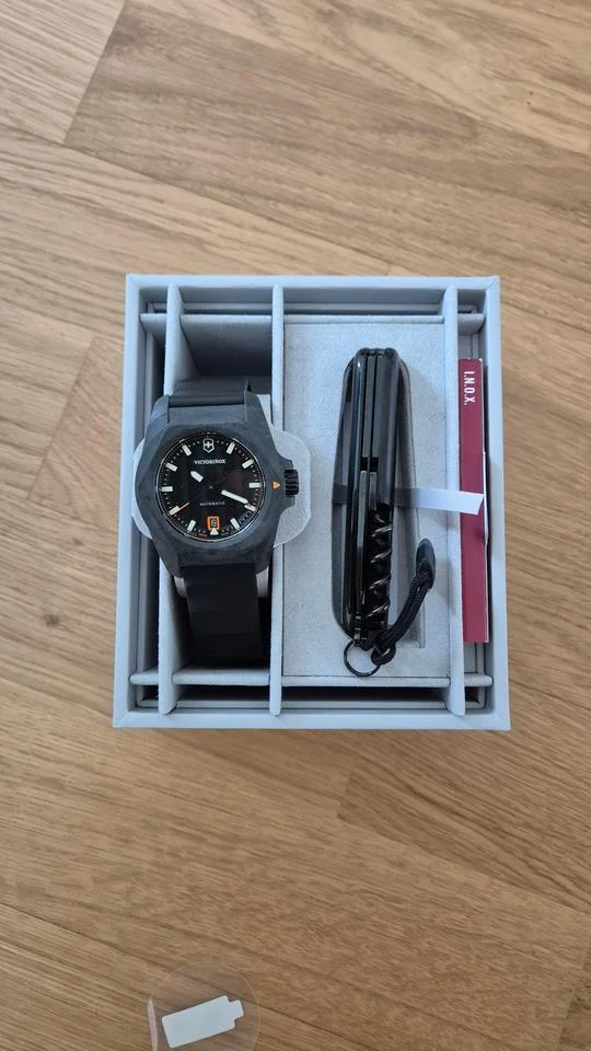 Victorinox Swiss Army I.N.O.X. 242023.1