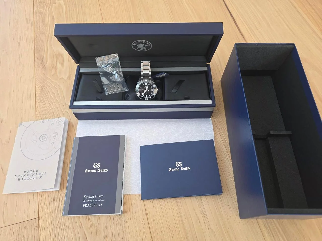 Grand Seiko Evolution 9 Collection SLGA015G