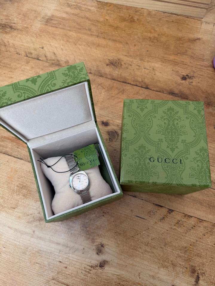 Gucci G-Timeless YA142511