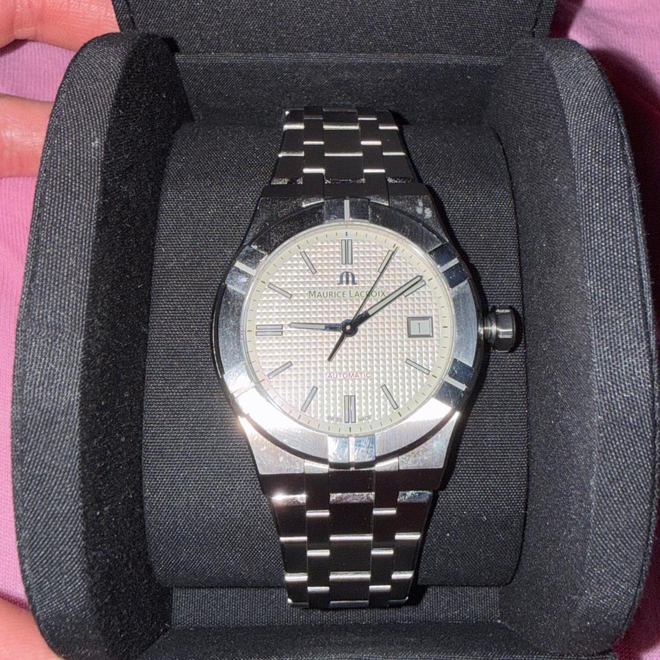 Maurice Lacroix AIKON AI6008-SS002-130-1
