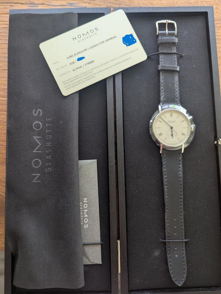NOMOS Tetra Neomatik 208