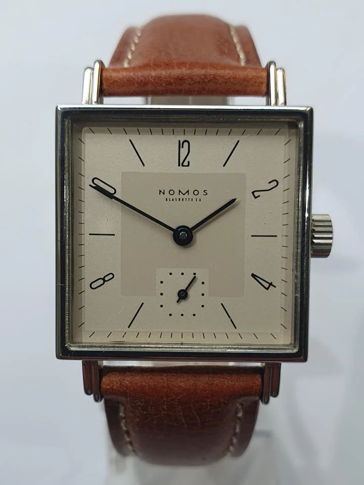 NOMOS Tetra 401