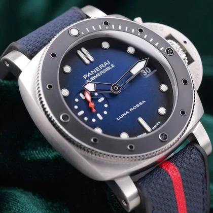 Panerai Submersible PAM 01565