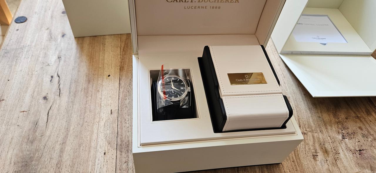 Carl F. Bucherer Manero 00.10917.08.33.01