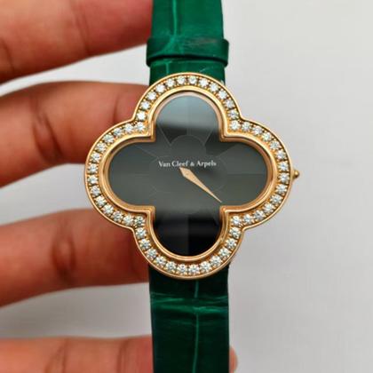 Van Cleef & Arpels Alhambra VCARO30200