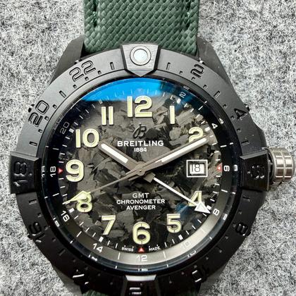 Breitling Avenger S32320101B1X1