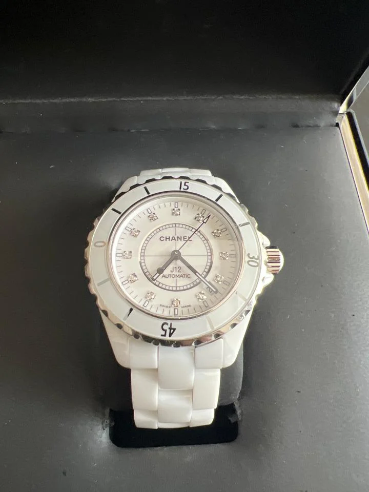Chanel J12 H1629