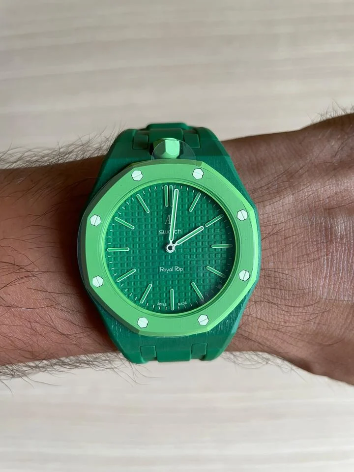 Swatch Royal Pop ssx03g100n