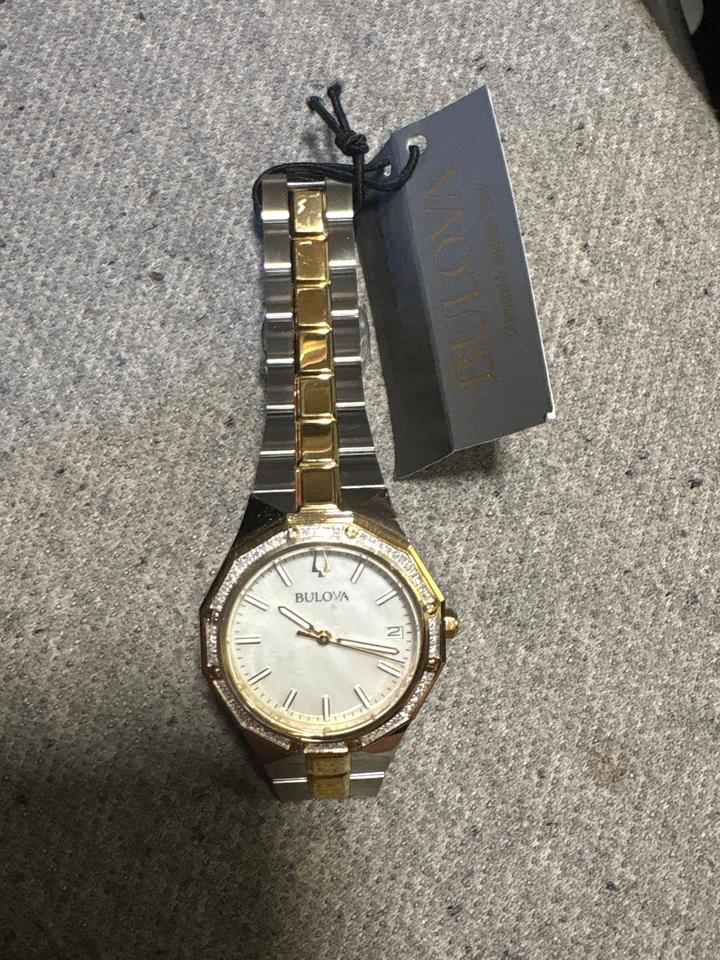 Bulova Diamond 98r299