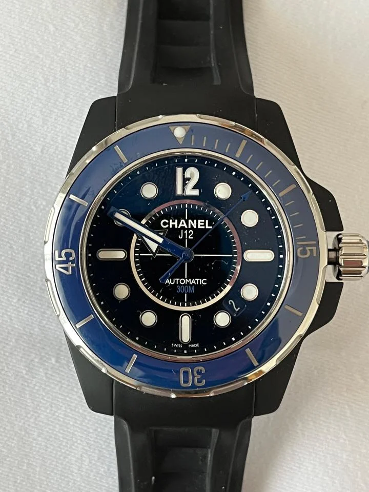 Chanel J12 H2559