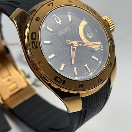 Bulova Accutron 64B108