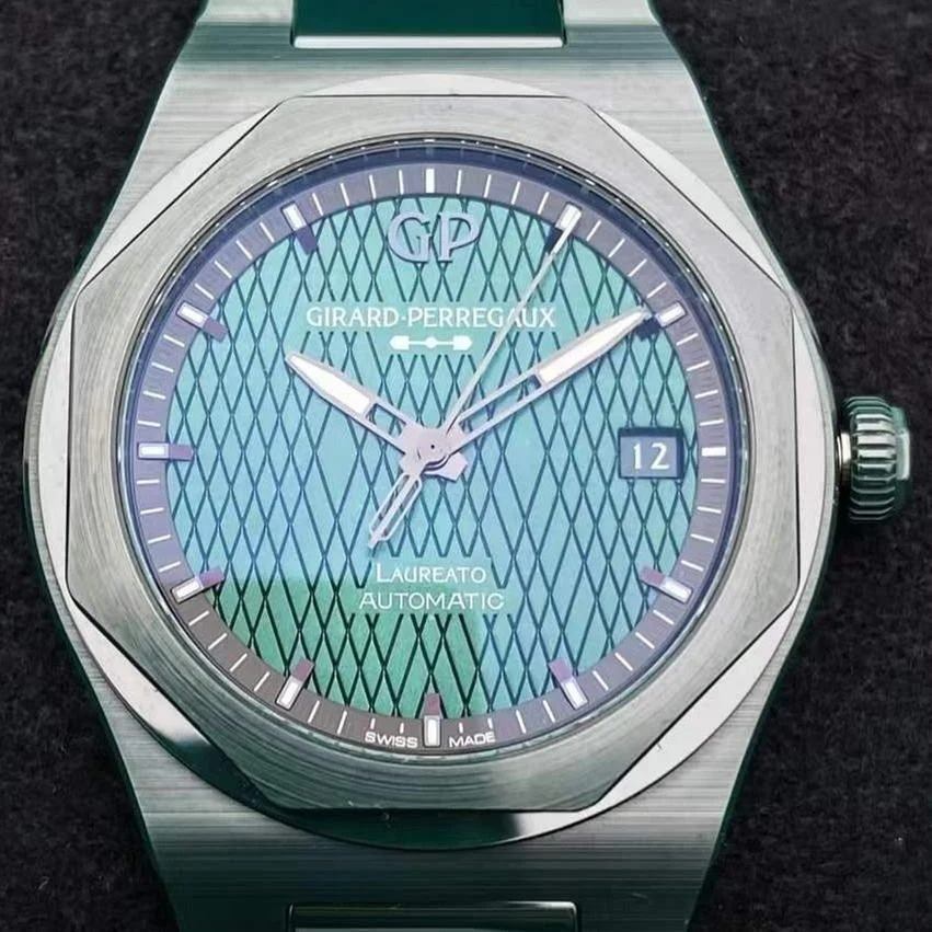 Girard Perregaux Laureato 81005-32-3080-1CX