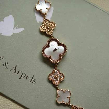 Van Cleef & Arpels Alhambra VCARO8SG00