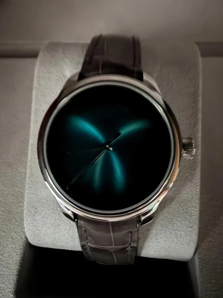 H.Moser & Cie. Endeavour 1200-1240