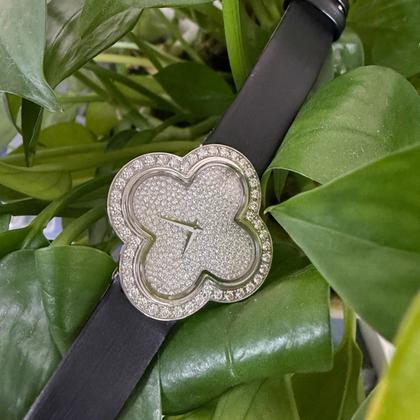 Van Cleef & Arpels VCARO4HR00